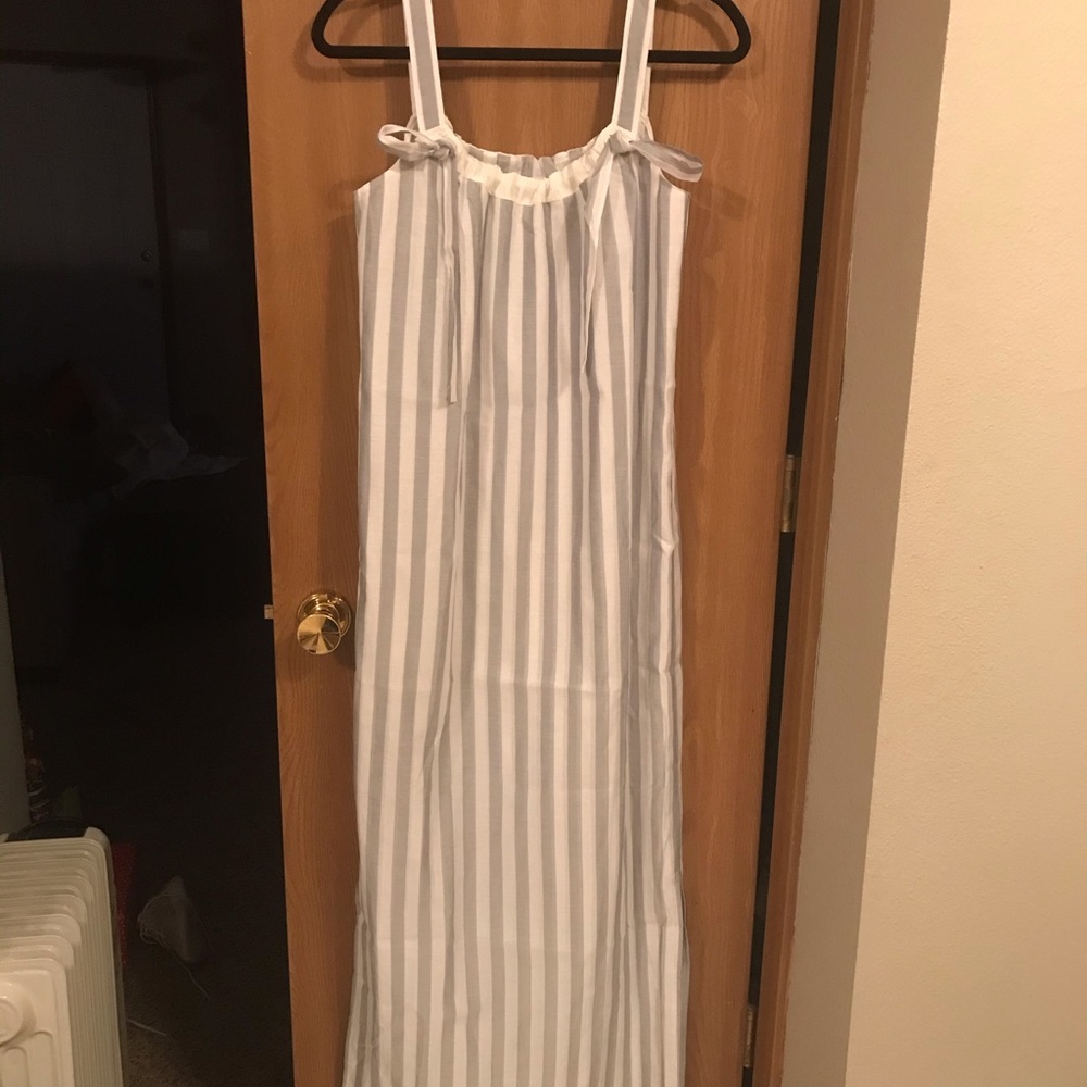 Women’s dress